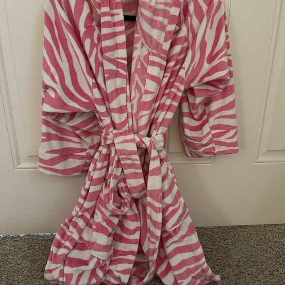 Thro short hooded robe 💖 - Picture 5 of 6